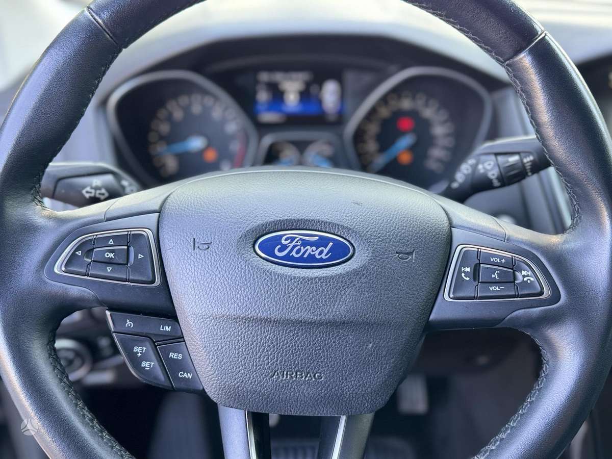 Ford Focus, 1.0 l., hatchback