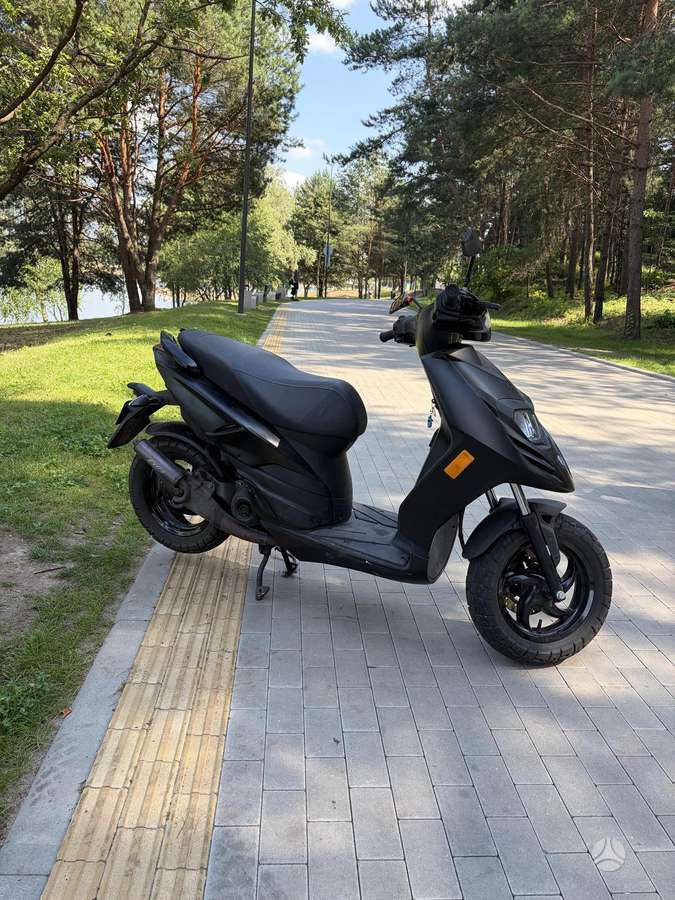 Piaggio Typhoon 49cc, мотороллеры / мопеды