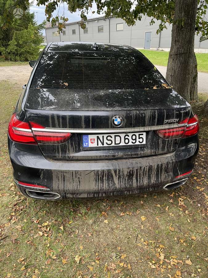 BMW 750, 4.4 l., Лимузин