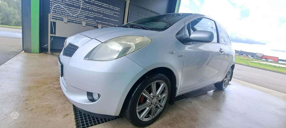 Toyota Yaris - 3