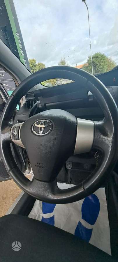 Toyota Yaris - 7