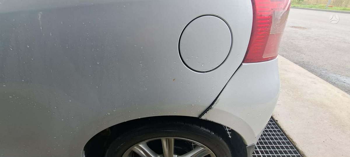 Toyota Yaris - 12