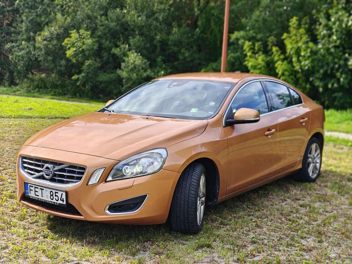 Volvo S60, 2.0 l., Седан