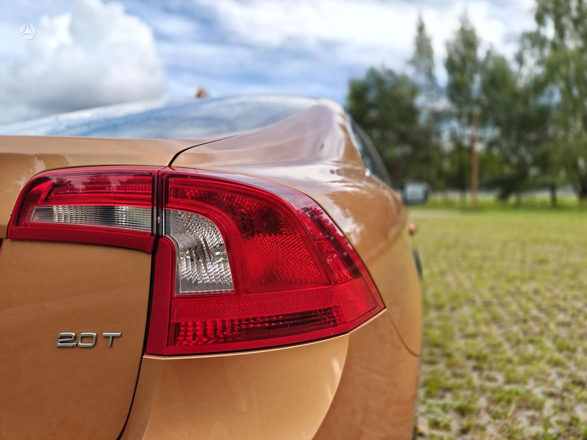 Volvo S60, 2.0 l., Седан