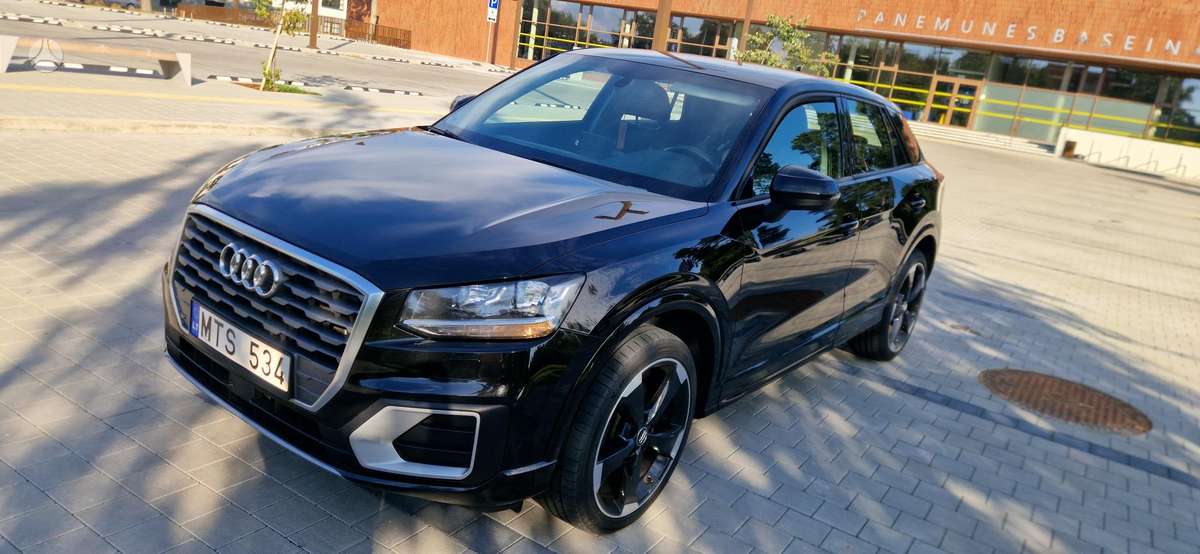Audi Q2, 1.6 l., off-road / crossover