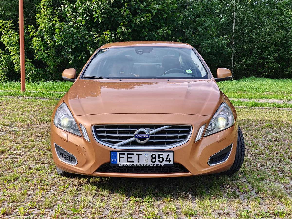 Volvo S60, 2.0 l., Седан