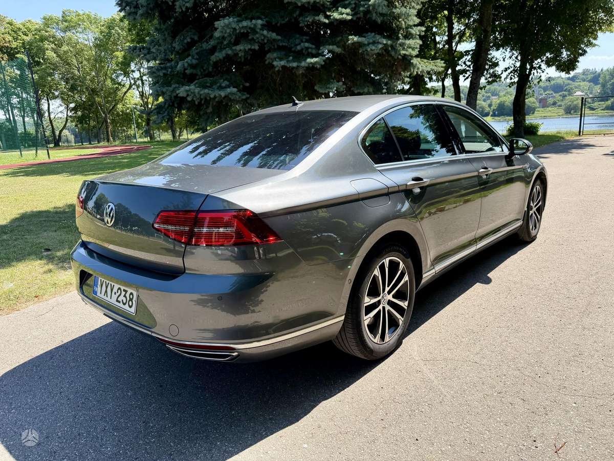 Volkswagen Passat - 4