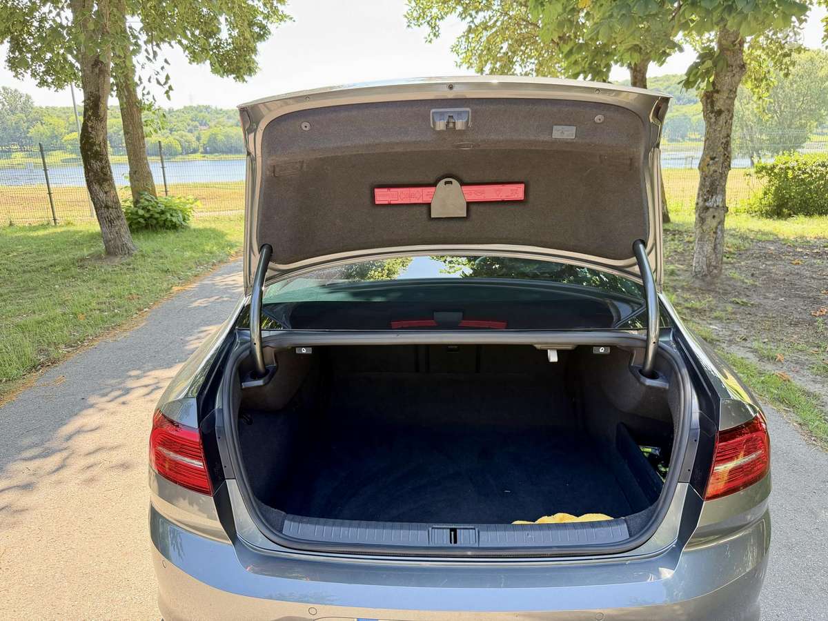 Volkswagen Passat - 8