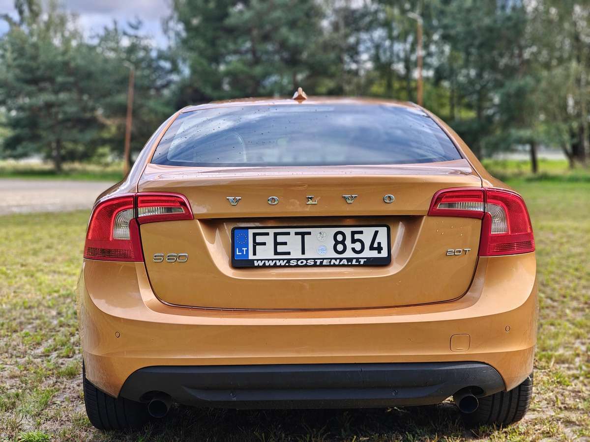 Volvo S60, 2.0 l., Седан