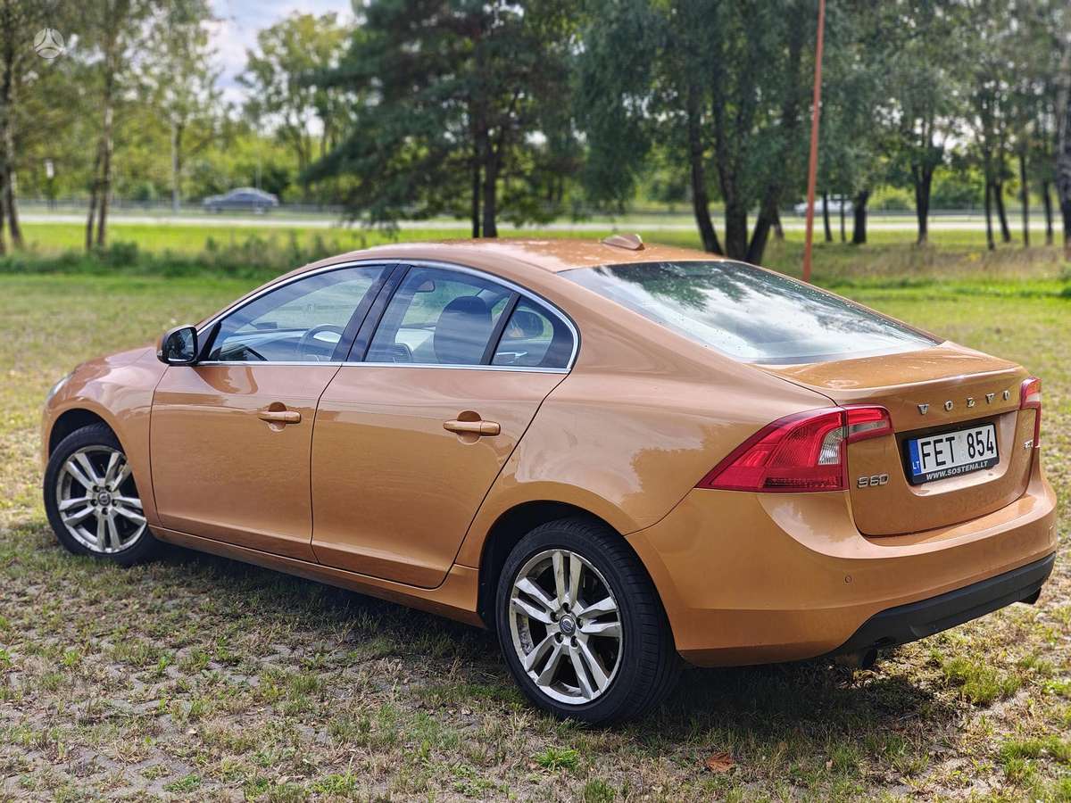 Volvo S60, 2.0 l., Седан