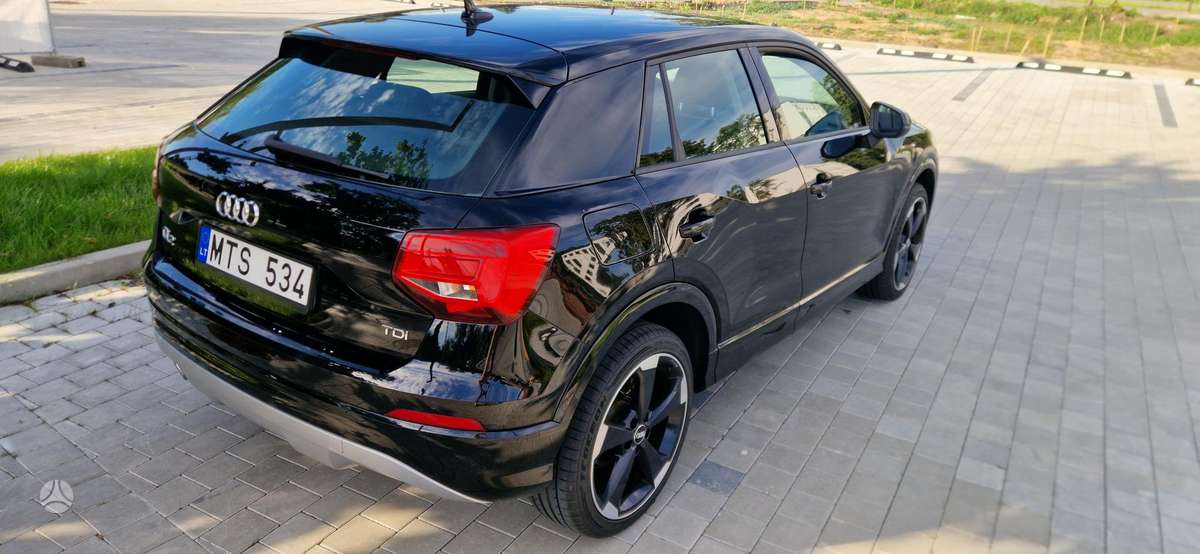 Audi Q2, 1.6 l., off-road / crossover