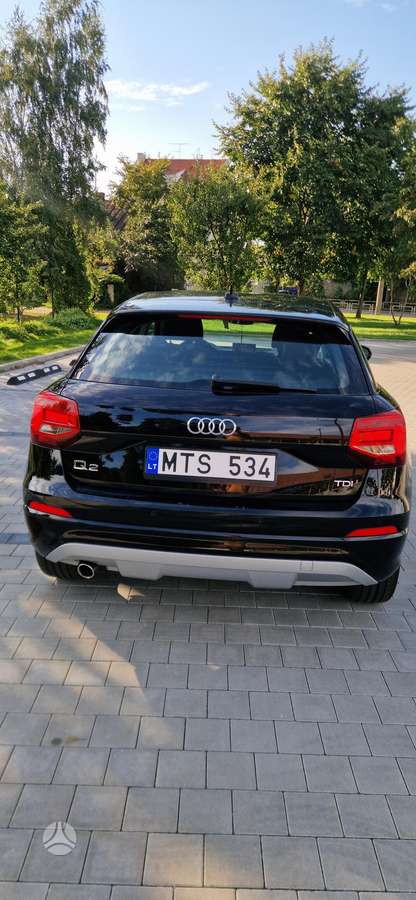 Audi Q2, 1.6 l., off-road / crossover