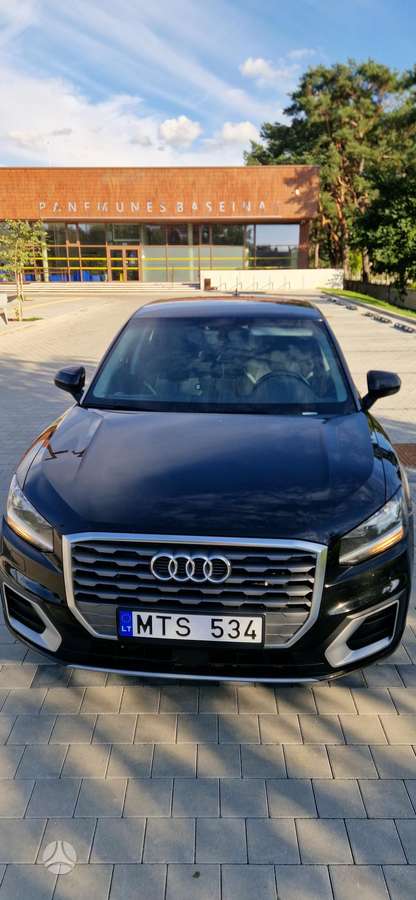 Audi Q2, 1.6 l., off-road / crossover