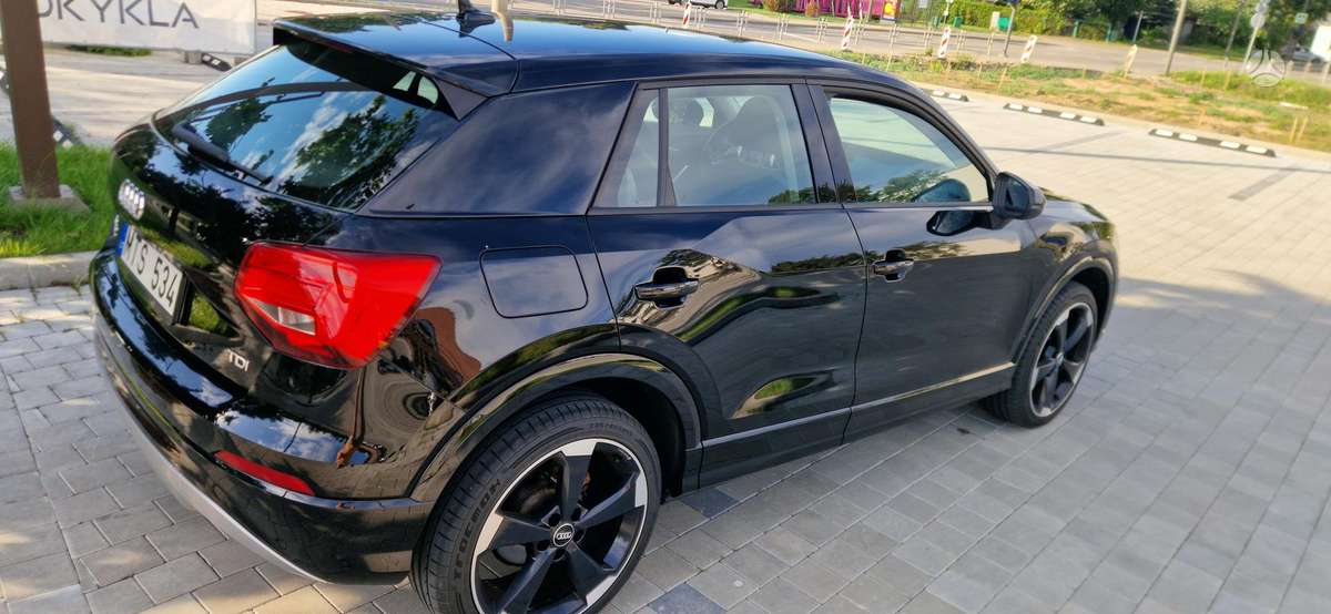 Audi Q2, 1.6 l., off-road / crossover