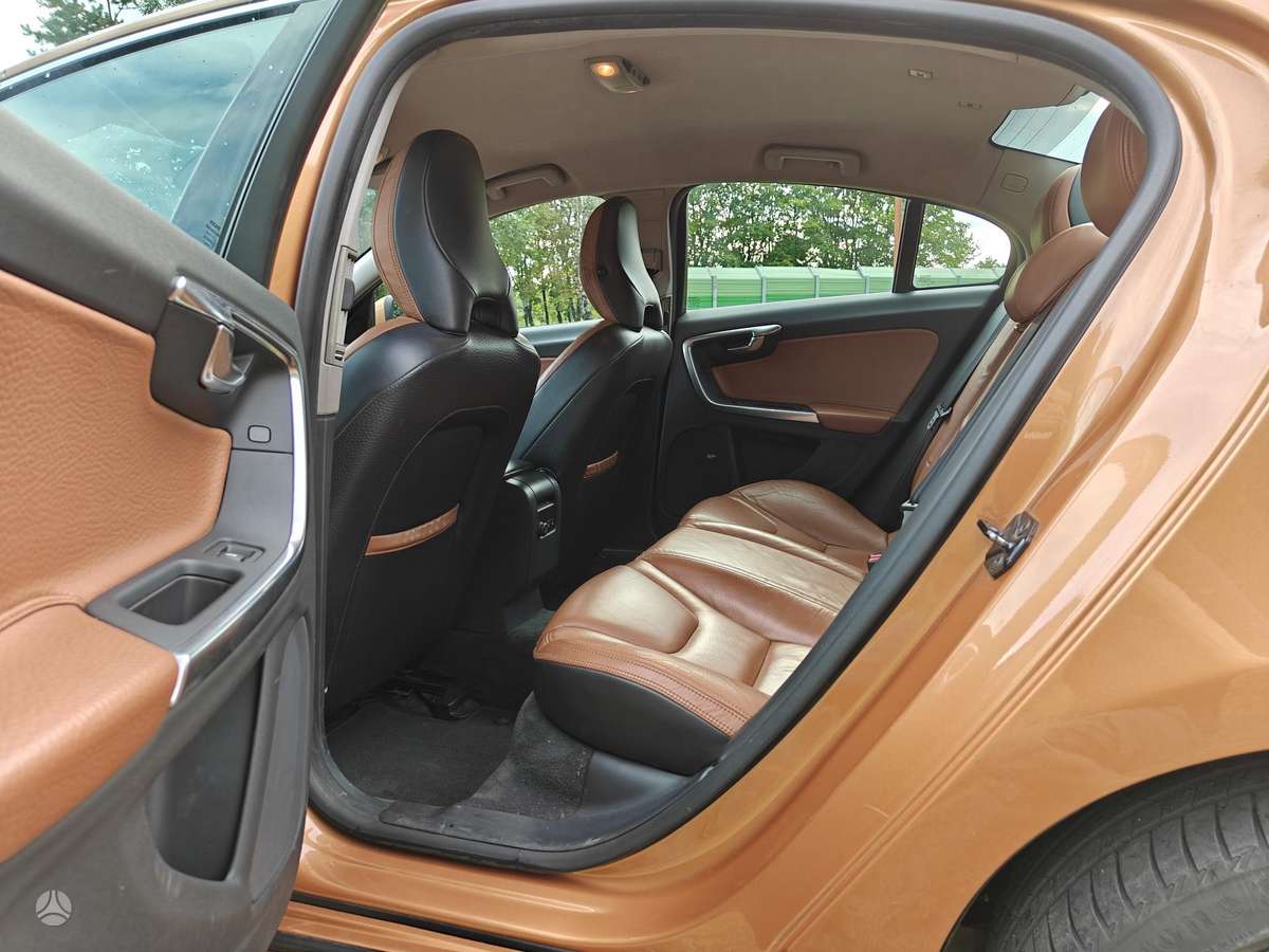 Volvo S60, 2.0 l., Седан