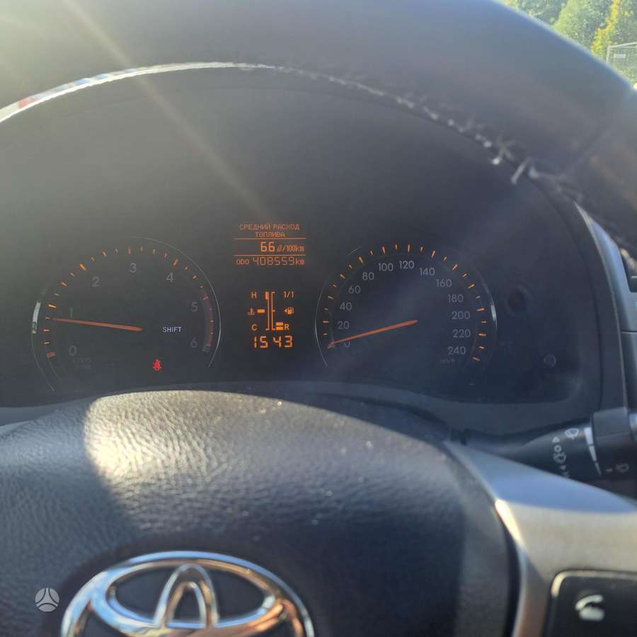 Toyota Avensis - 2