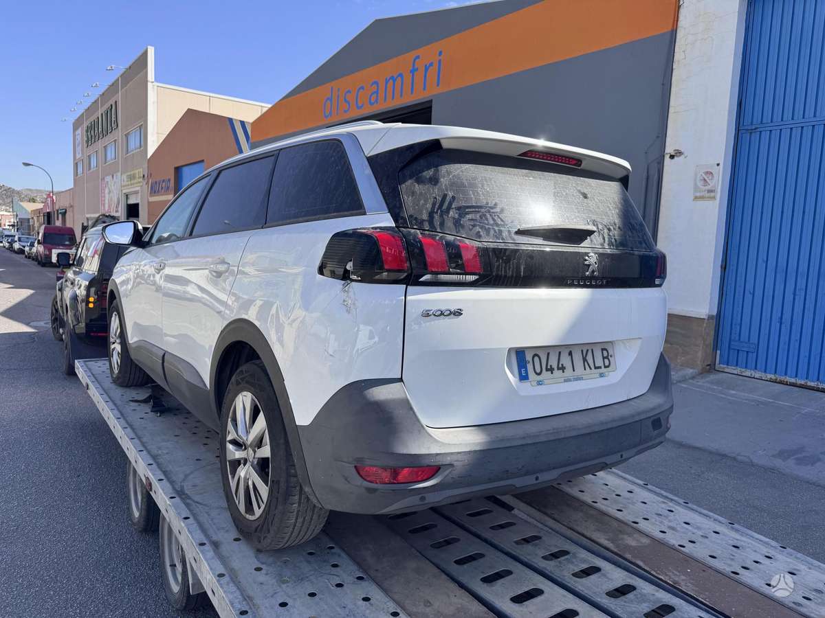 Peugeot 5008 - 3