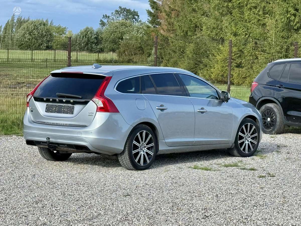 Volvo V60 2013 — interior