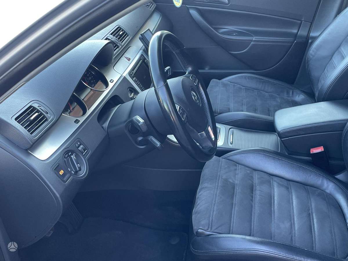 Volkswagen Passat - 11