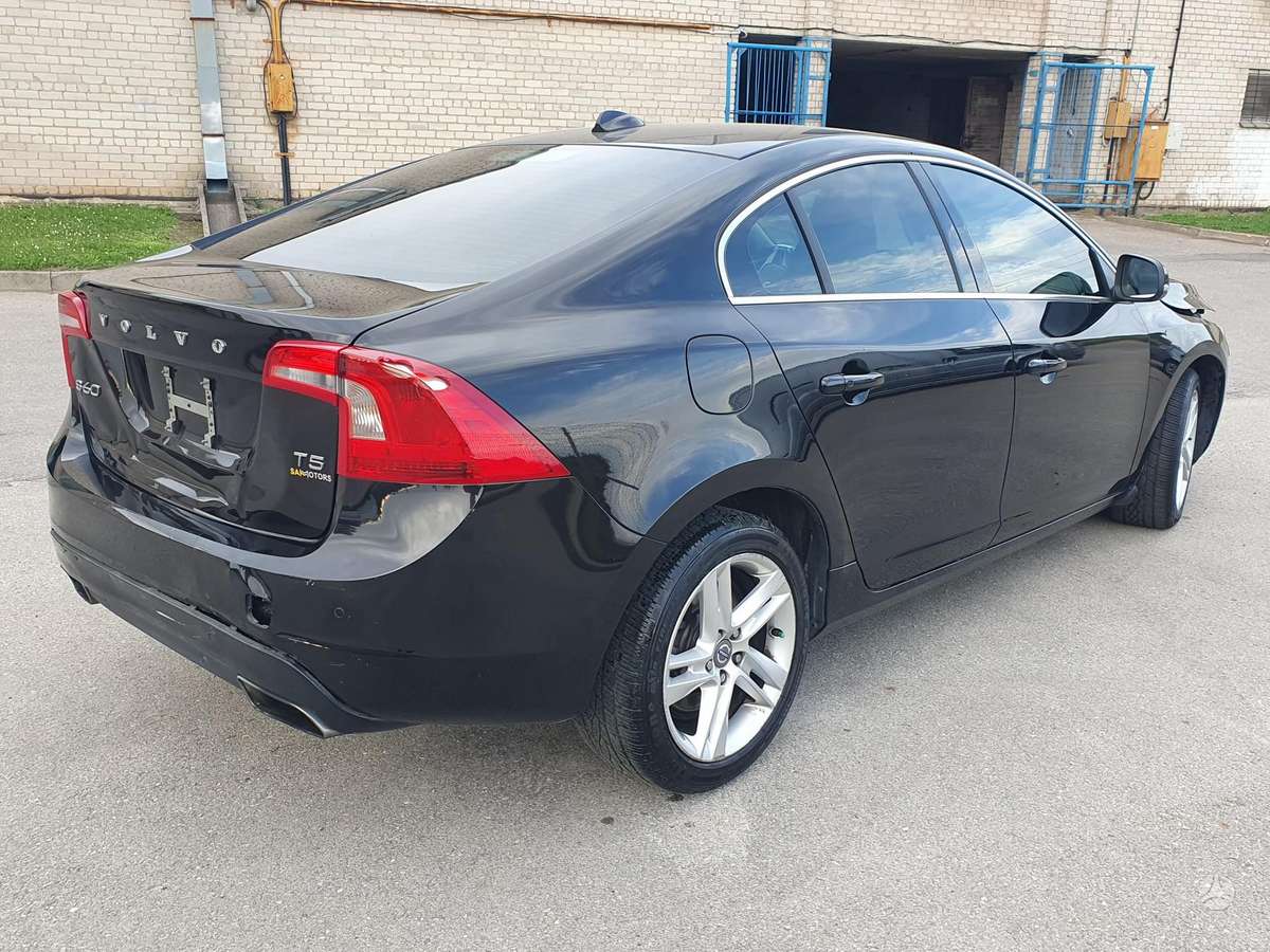 Volvo S60, 2.0 l., Седан