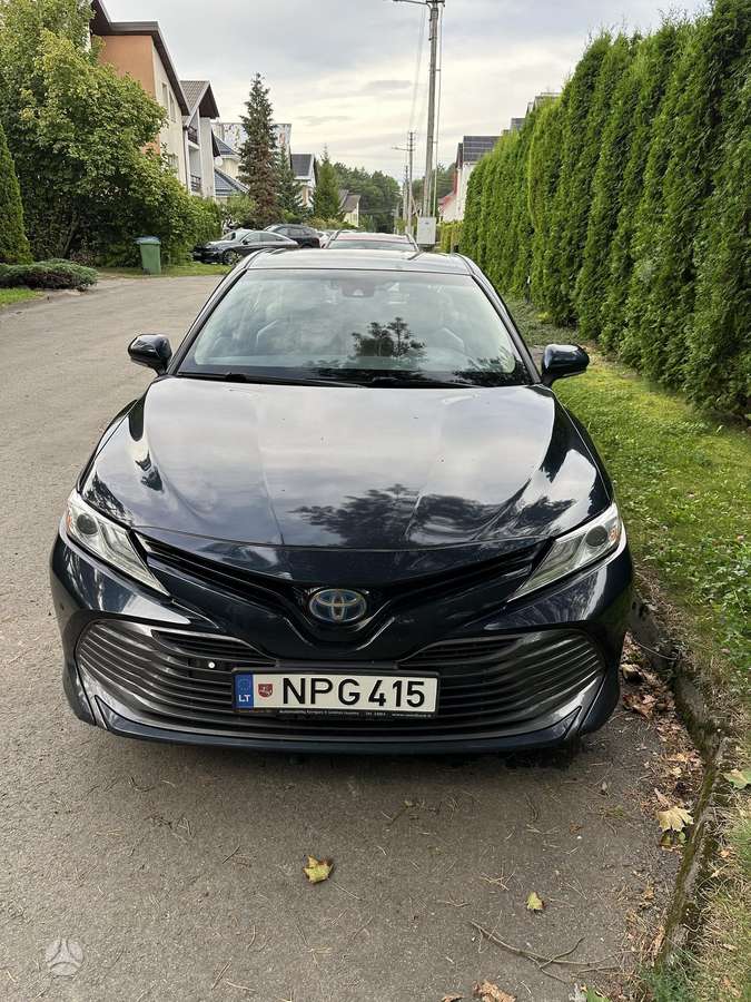 Toyota Camry - 1