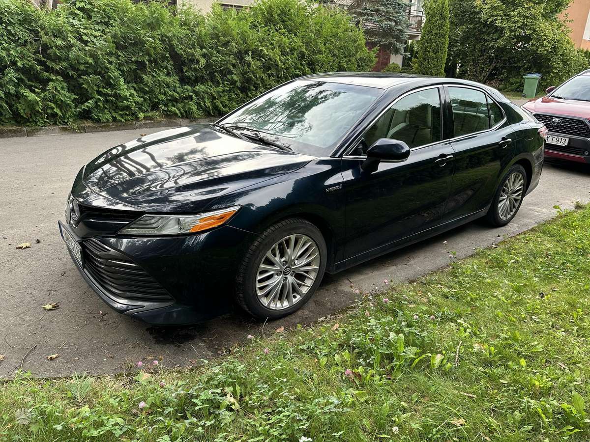 Toyota Camry - 3