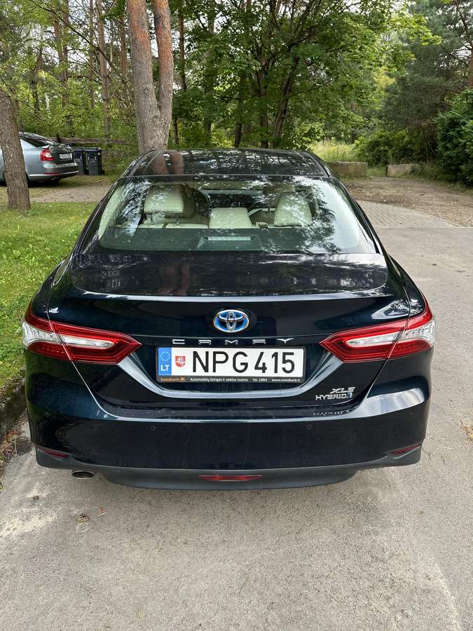 Toyota Camry - 6
