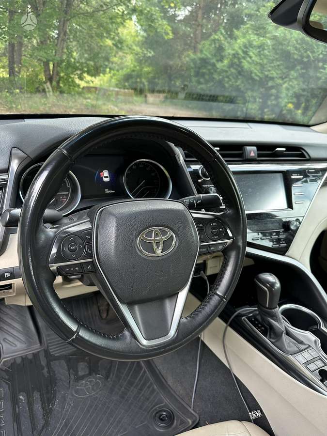 Toyota Camry - 9