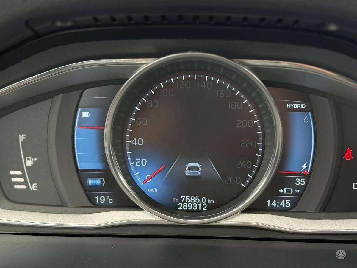 Volvo V60 2013 — photo 14