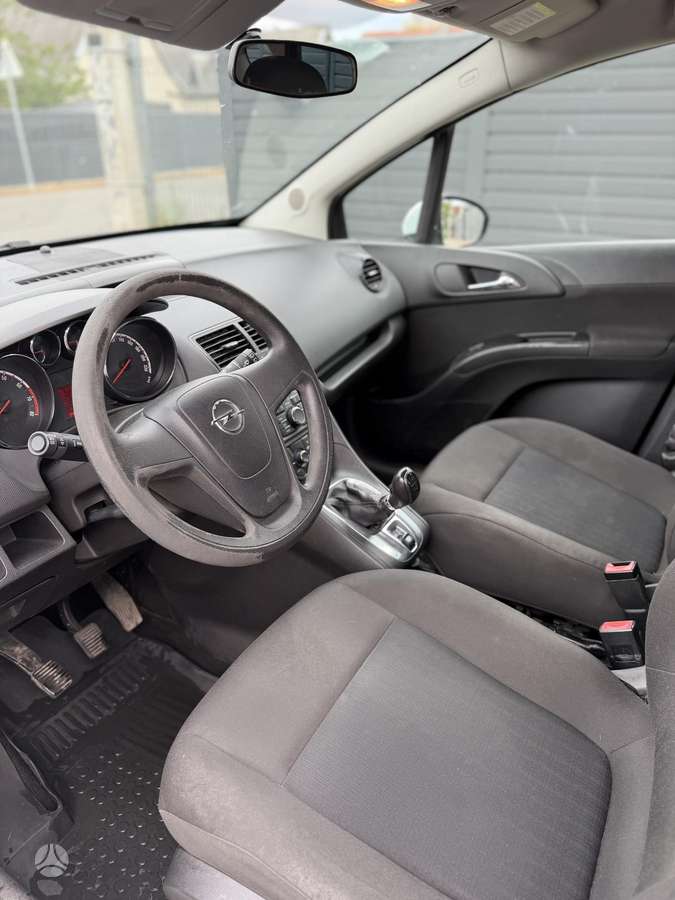 Opel Meriva, 1.4 l., Минивэн