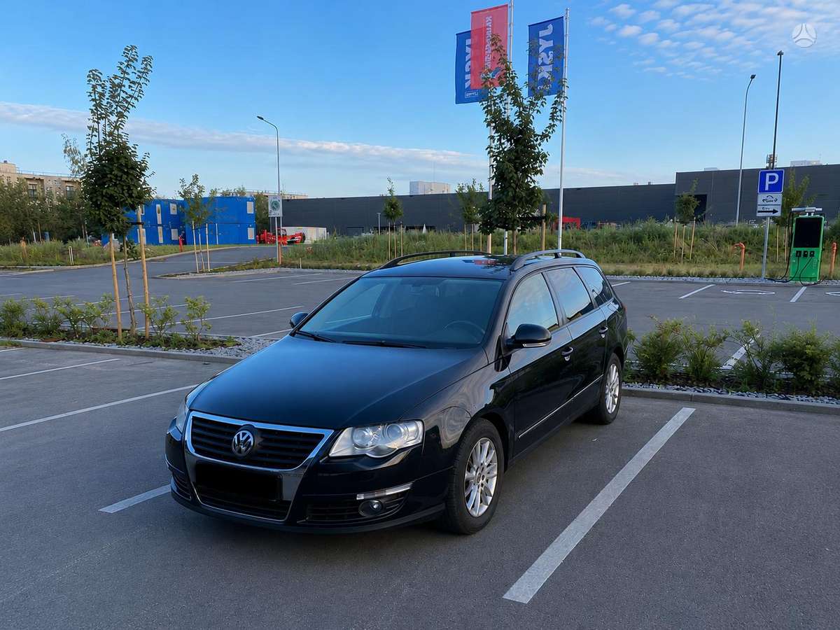 Volkswagen Passat - 1