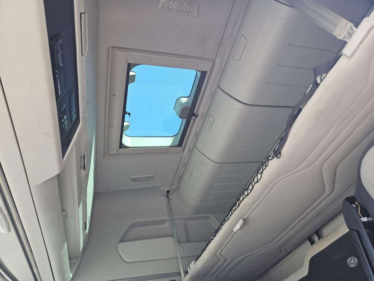Ford F-MAX, double sleeper