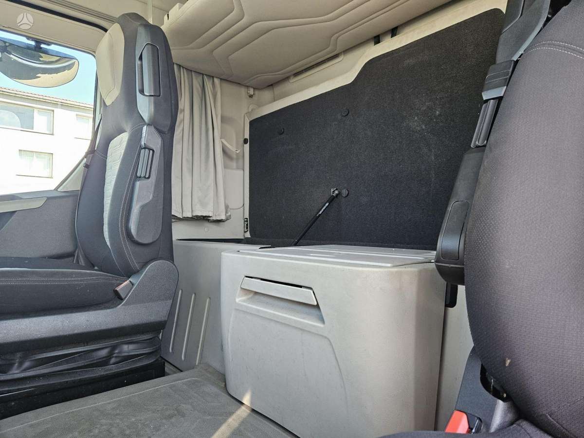 Ford F-MAX, double sleeper
