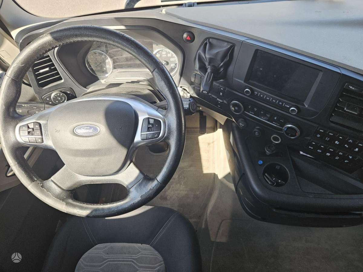 Ford F-MAX, double sleeper
