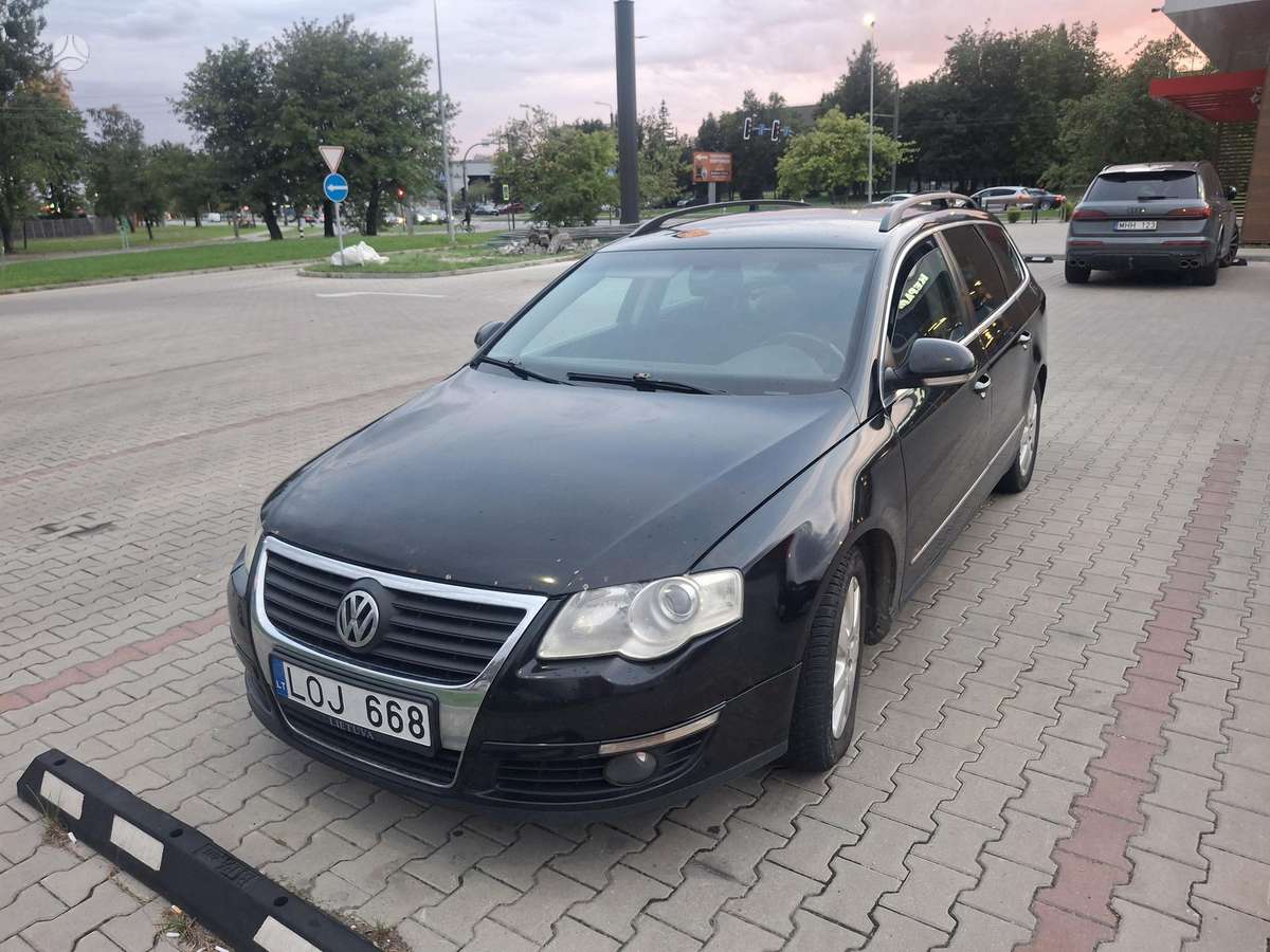 Volkswagen Passat - 1
