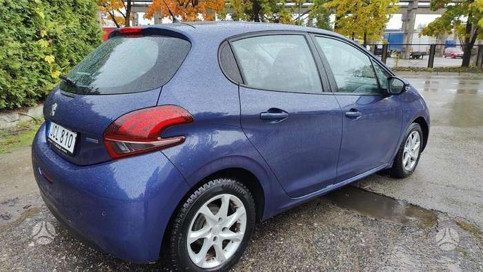 Peugeot 208, 1.2 l., hatchback