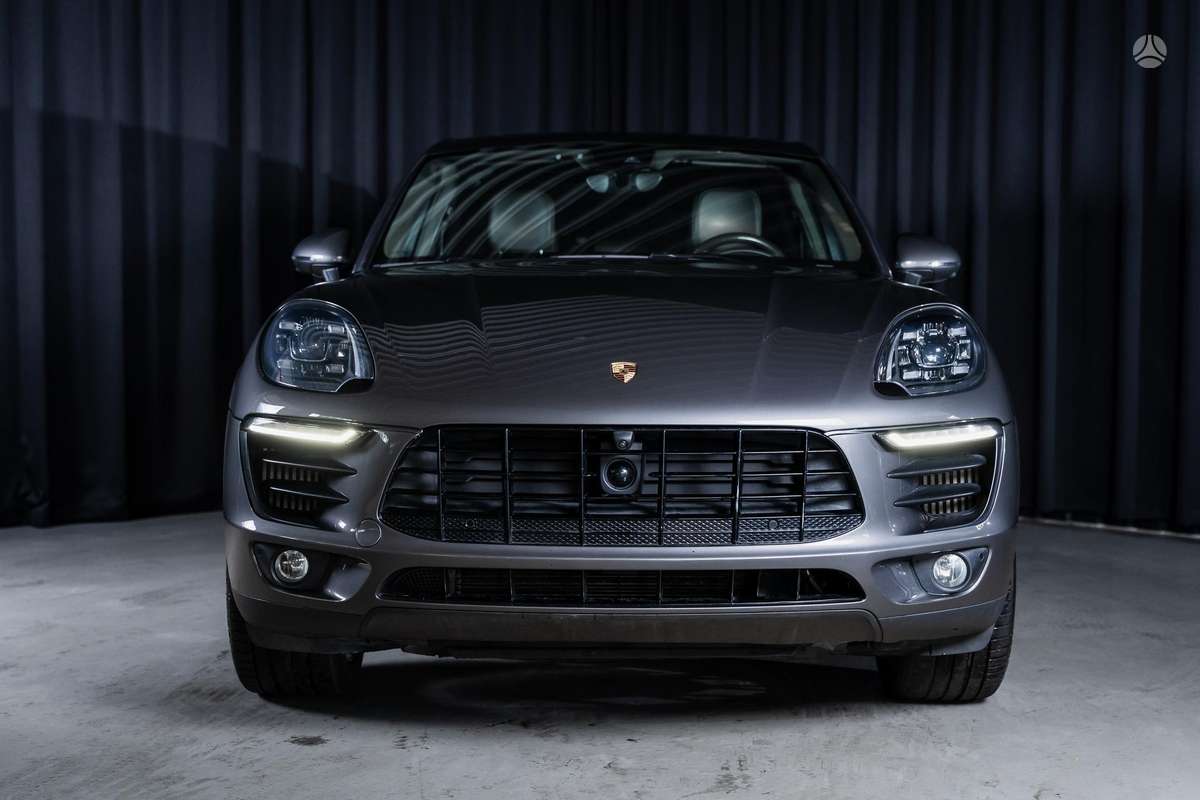 Porsche Macan - 2