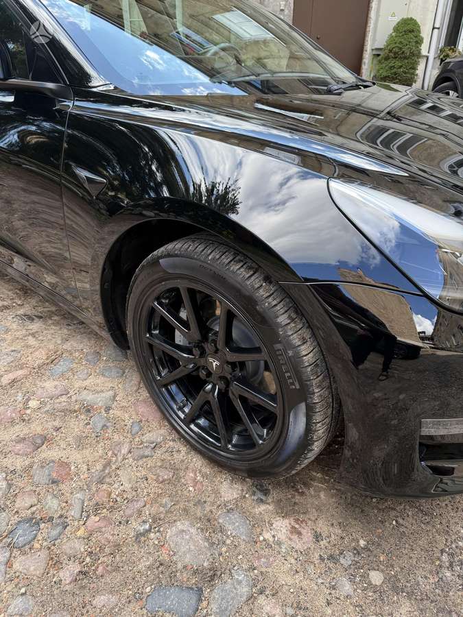Tesla Model 3, 60 кВт·ч, Седан