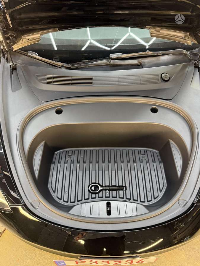 Tesla Model 3, 60 кВт·ч, Седан