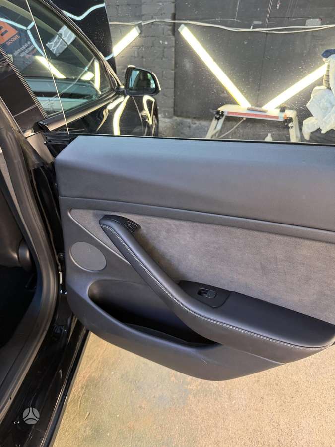 Tesla Model 3, 60 кВт·ч, Седан