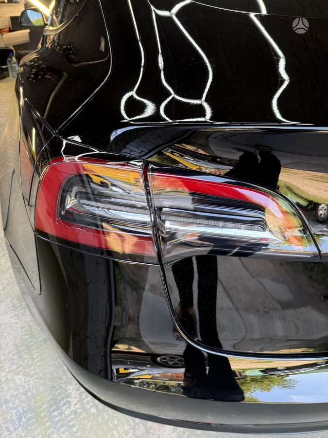 Tesla Model 3 - 11