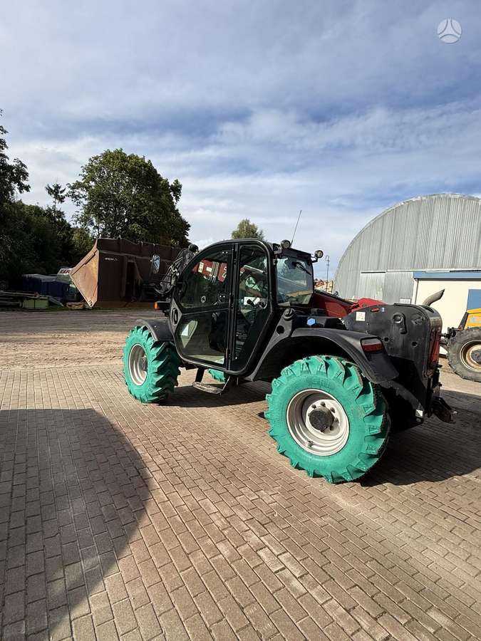 Case-IH 742 FarmLift, self-propelled loaders