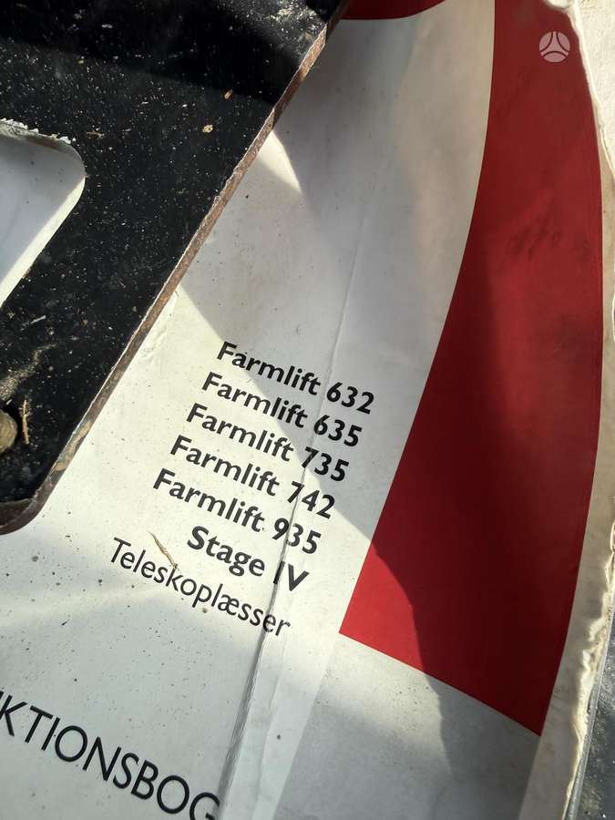 Case-IH 742 FarmLift, self-propelled loaders