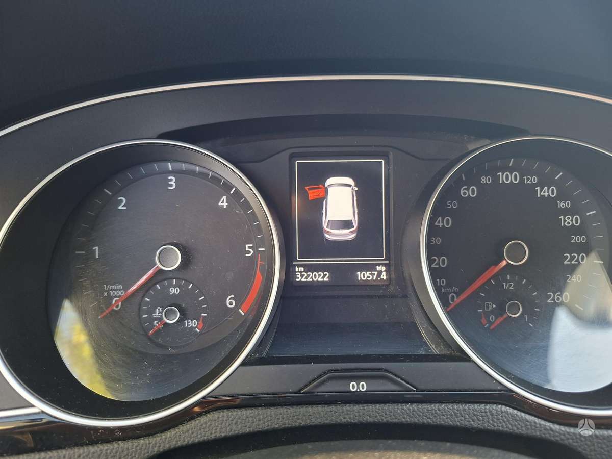 Volkswagen Passat - 10
