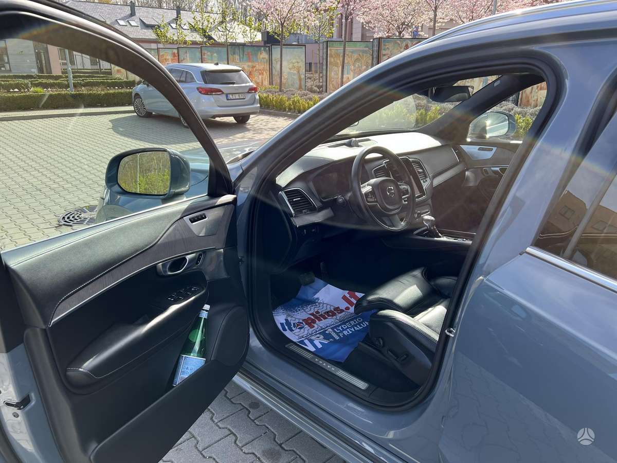 Volvo XC90 - 11