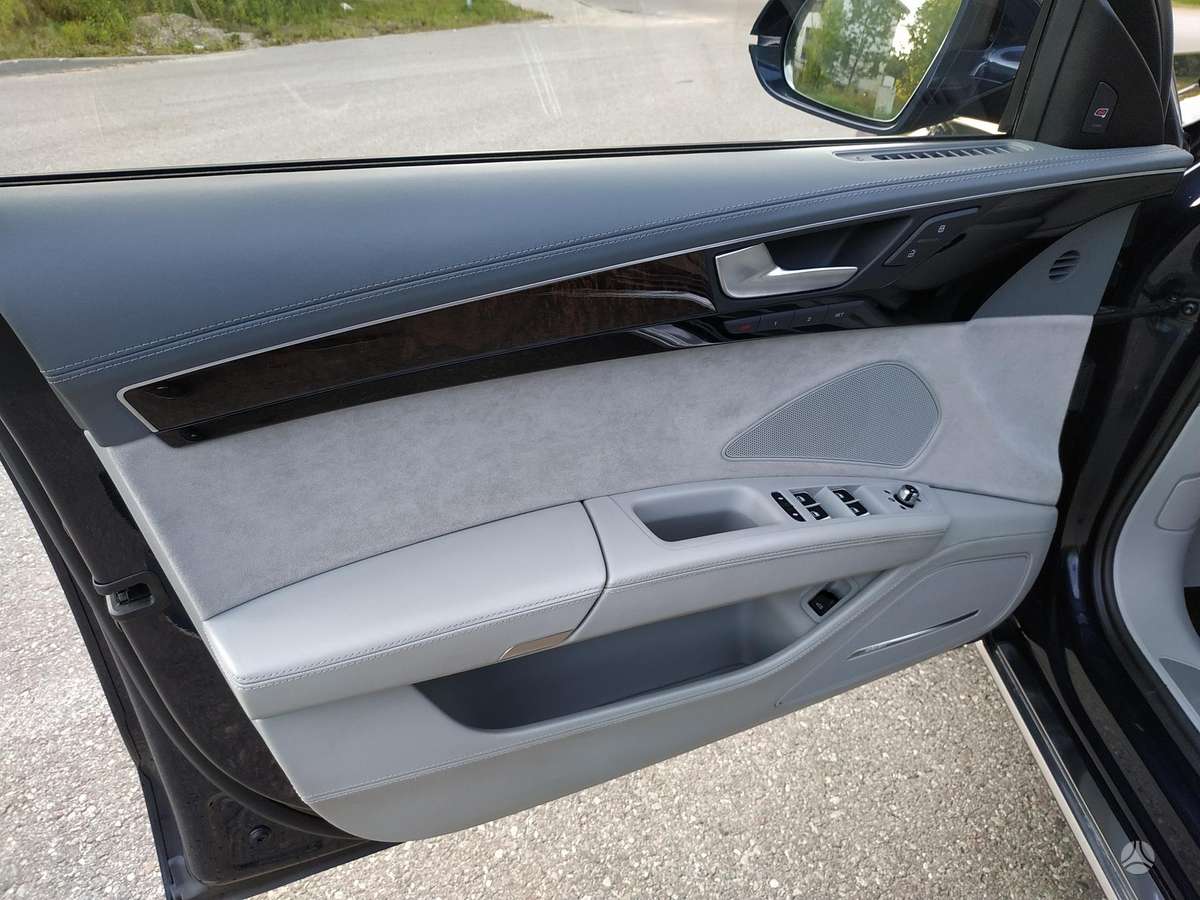 Audi A8 L, 3.0 l., Седан