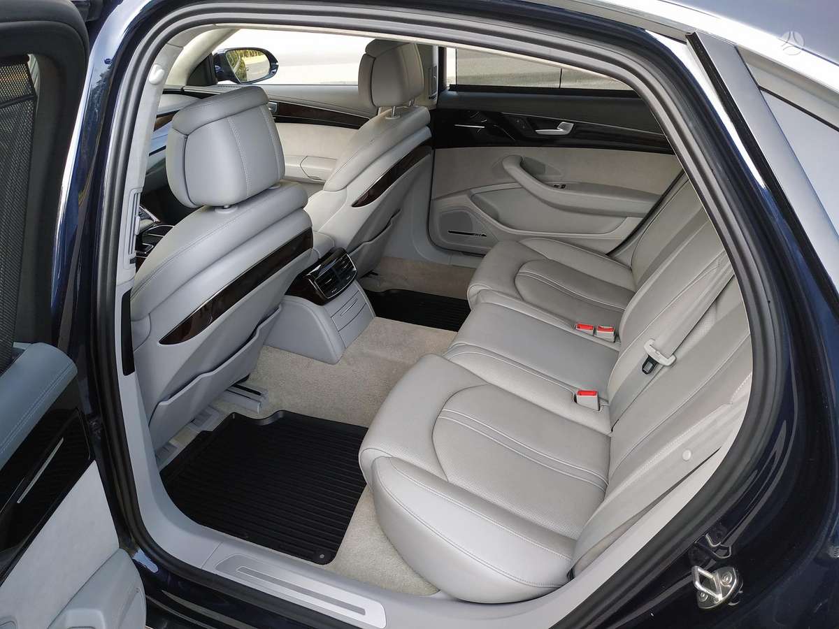 Audi A8 L, 3.0 l., Седан