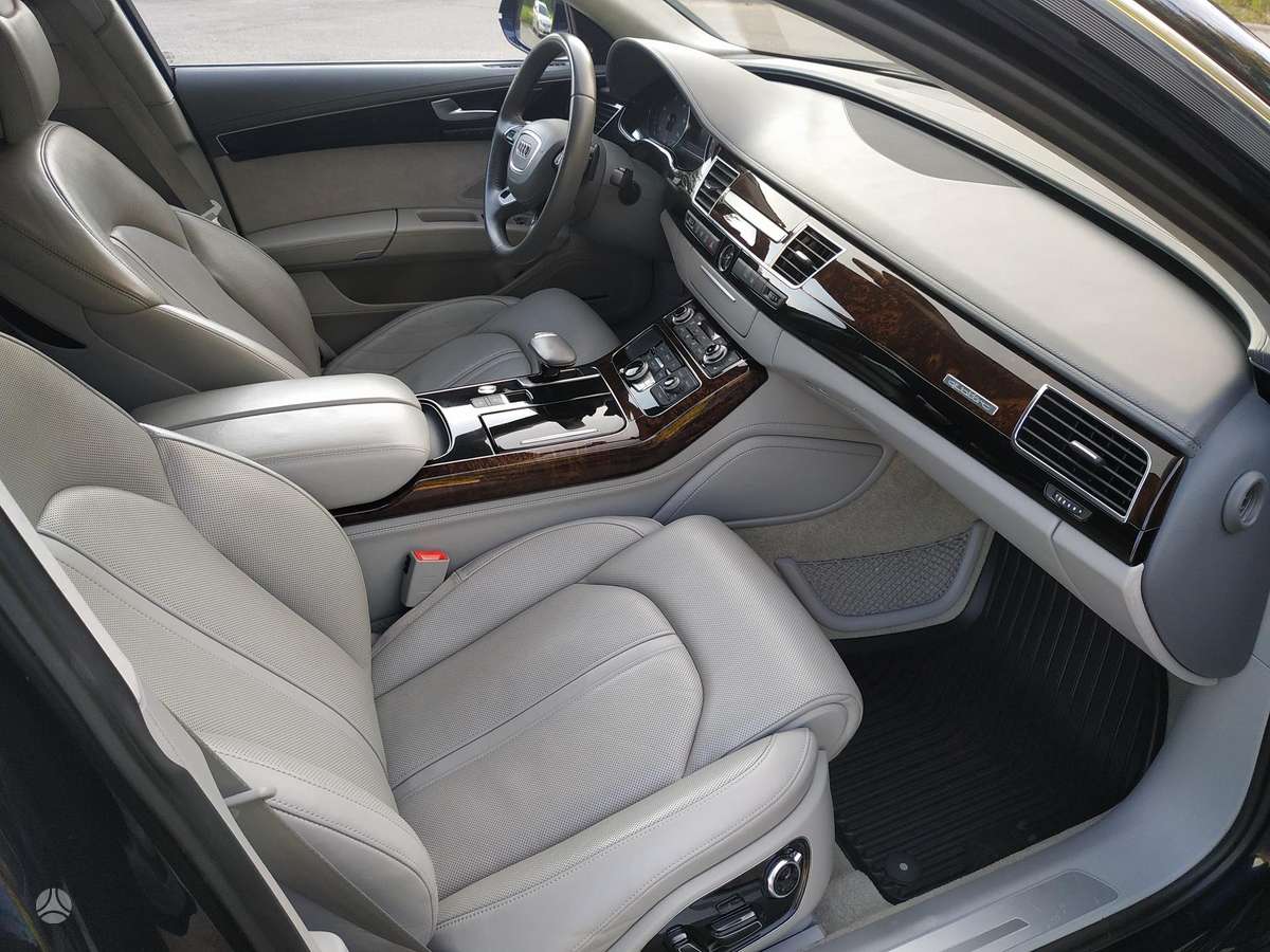 Audi A8 L, 3.0 l., Седан