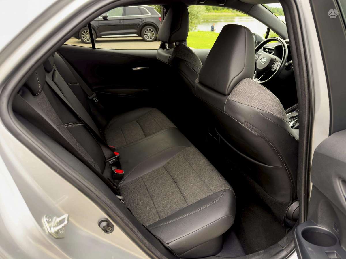 Toyota Corolla - 10