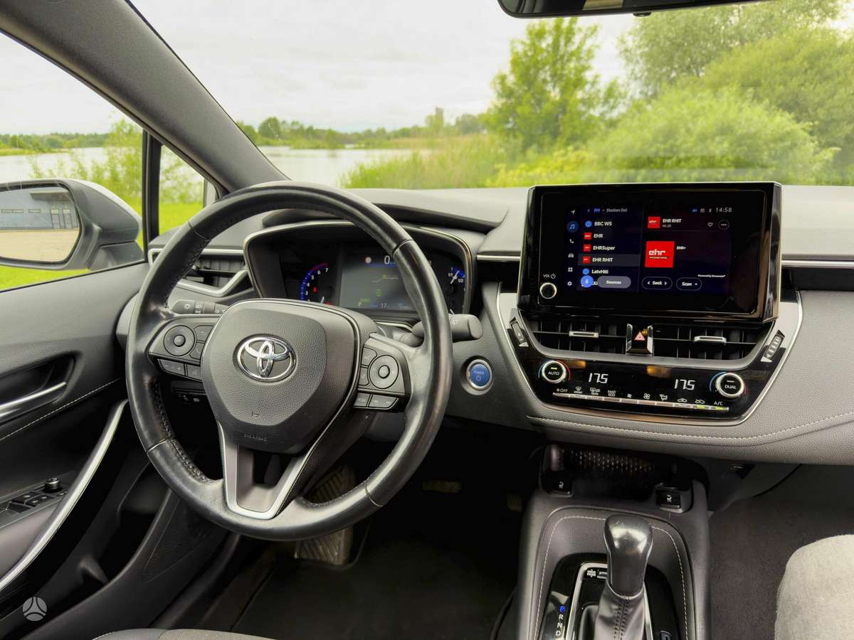 Toyota Corolla - 12